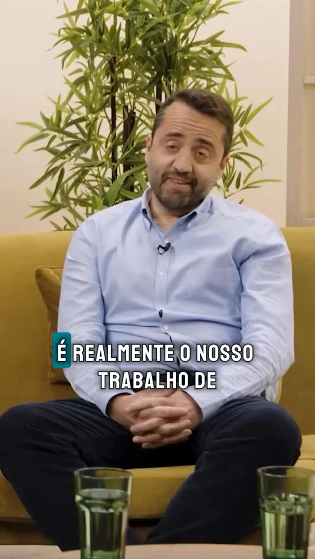 Antes de escolheres a experiência, pergunta-te: que história vais querer contar depois? 💥

No mais recente episódio de “A Nossa Escolha”, Francisco Costa da @odisseias , partilha uma reflexão inspiradora: as melhores memórias nascem de experiências inesquecíveis. Porque a essência é mesmo a questão da emoção e do sentimento.

Momentos especiais merecem escolhas extraordinárias 🙌🏻

Episódio completo no link da bio.